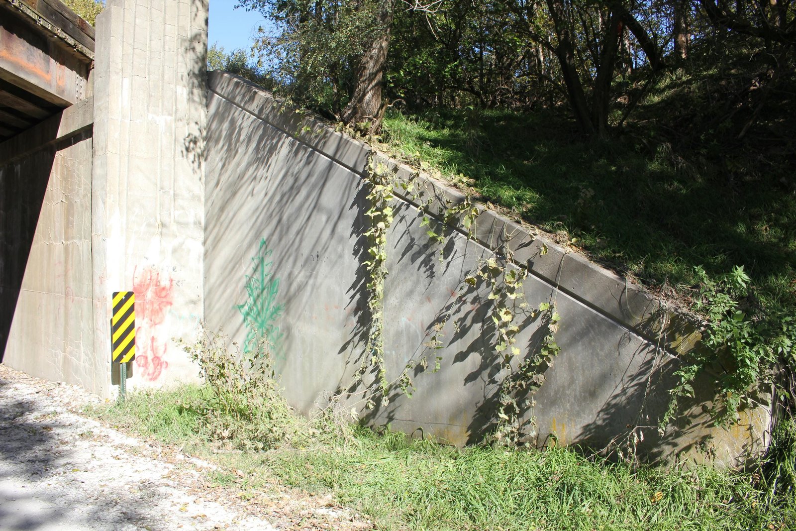 Southeast wing wall